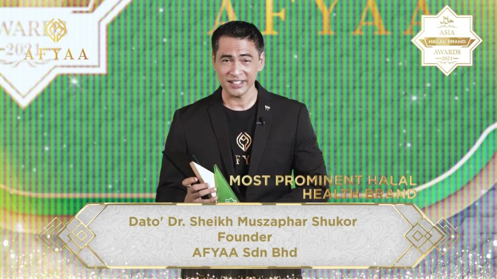 Dr Sheikh at Asia Halal Brand Award 2021